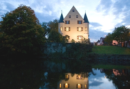 Schloss Zwiefaltendorf am Abend
