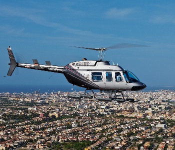 Hubschrauber fliegen auf Mallorca