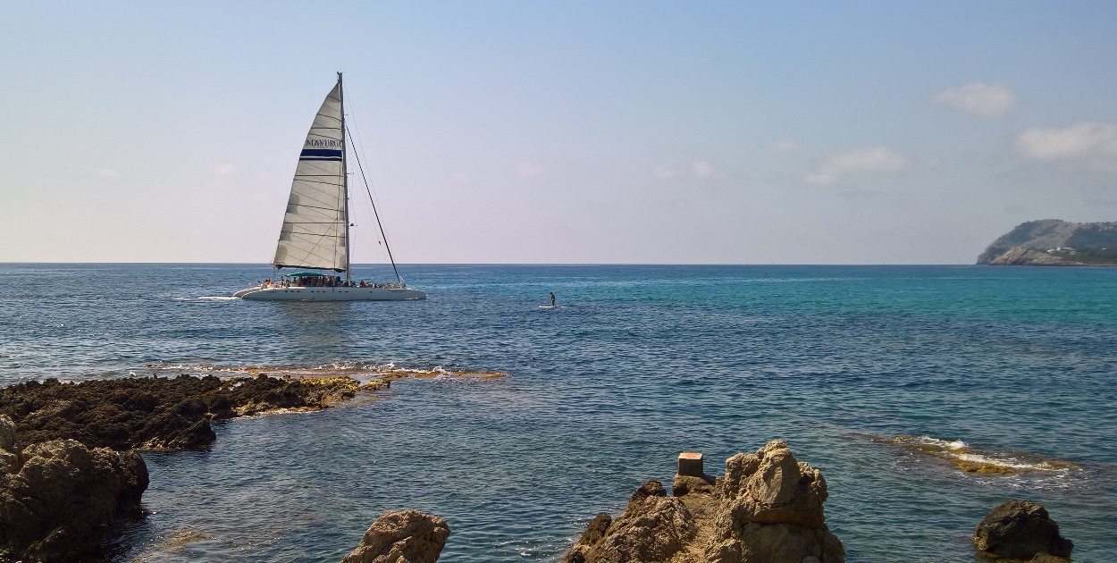 Party auf dem Meer mit dem Party Katamaran