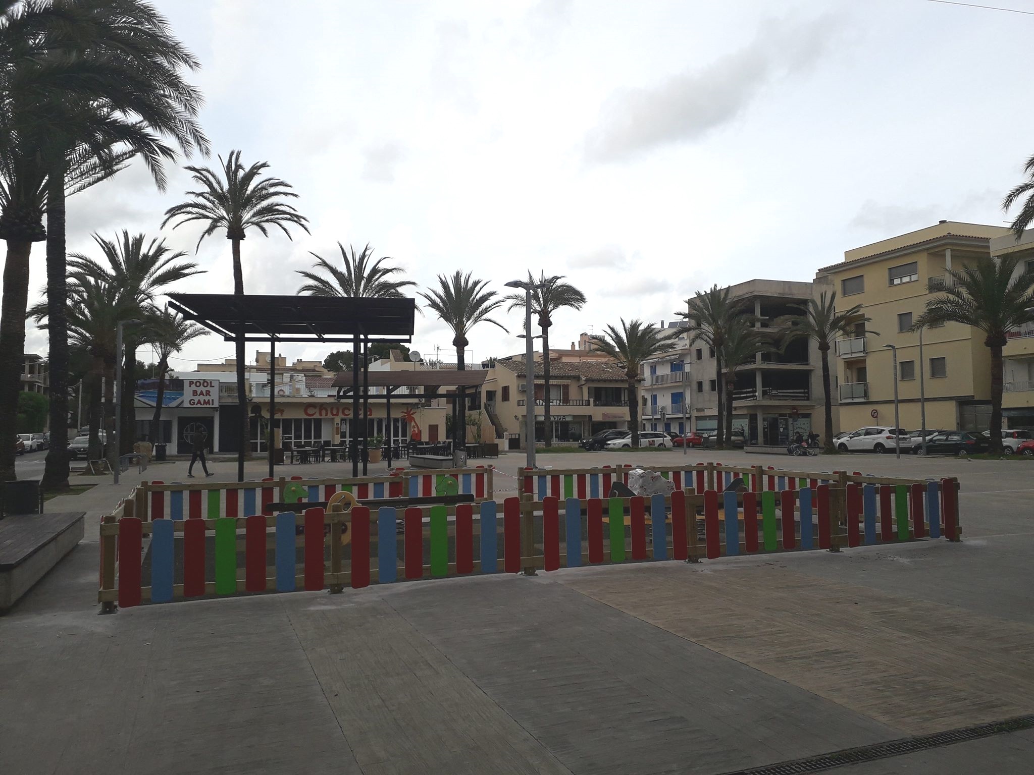 News vom Pinienplatz in Cala Ratjada, Mallorca